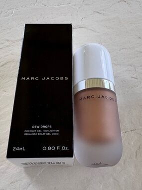 ⭐️DISCONTINUED Marc Jacobs Dew Drops Coconut Gel Highlighter in Shade: Tantalize